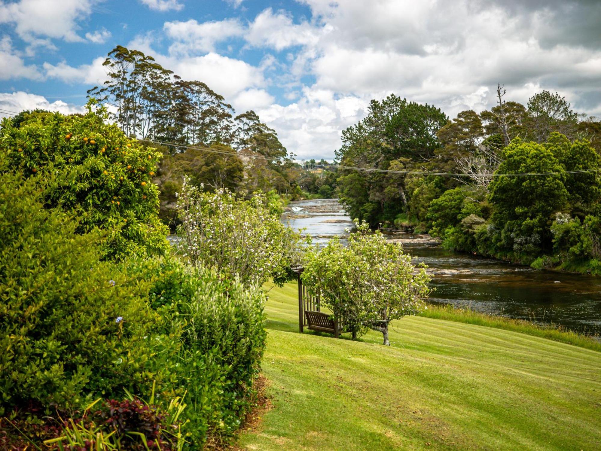 Te Awa Lodge Paihia Bagian luar foto