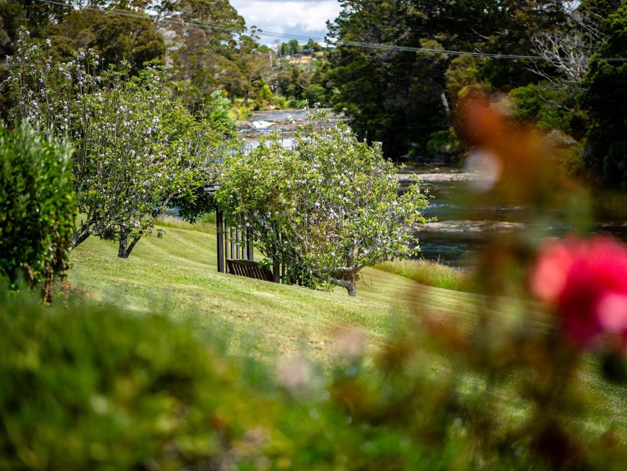 Te Awa Lodge Paihia Bagian luar foto