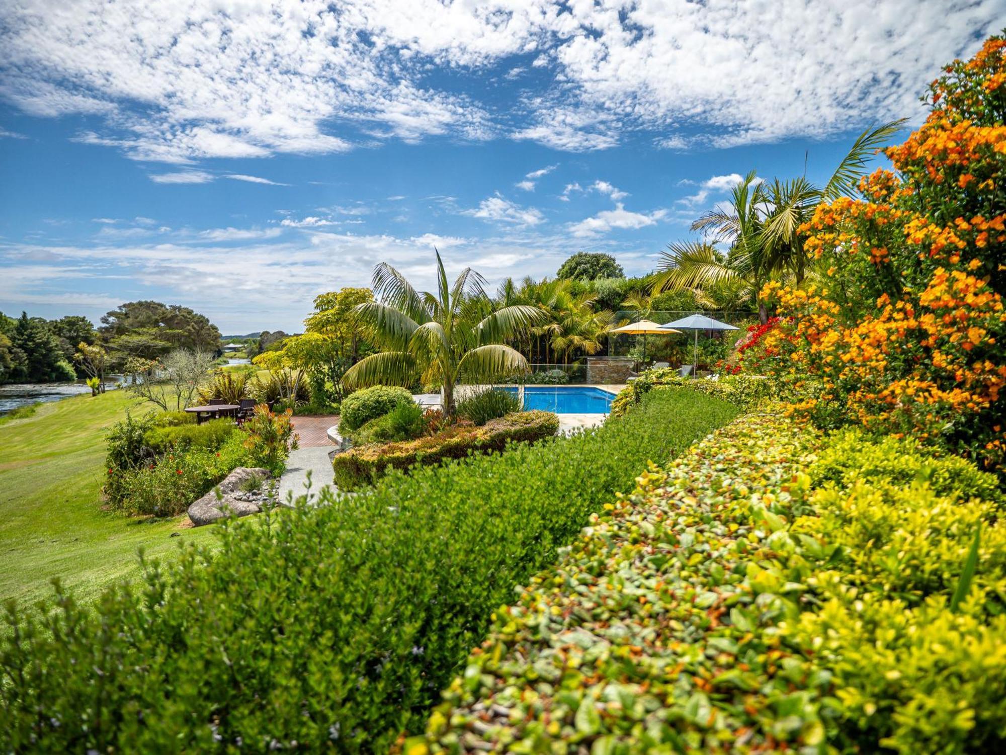 Te Awa Lodge Paihia Bagian luar foto